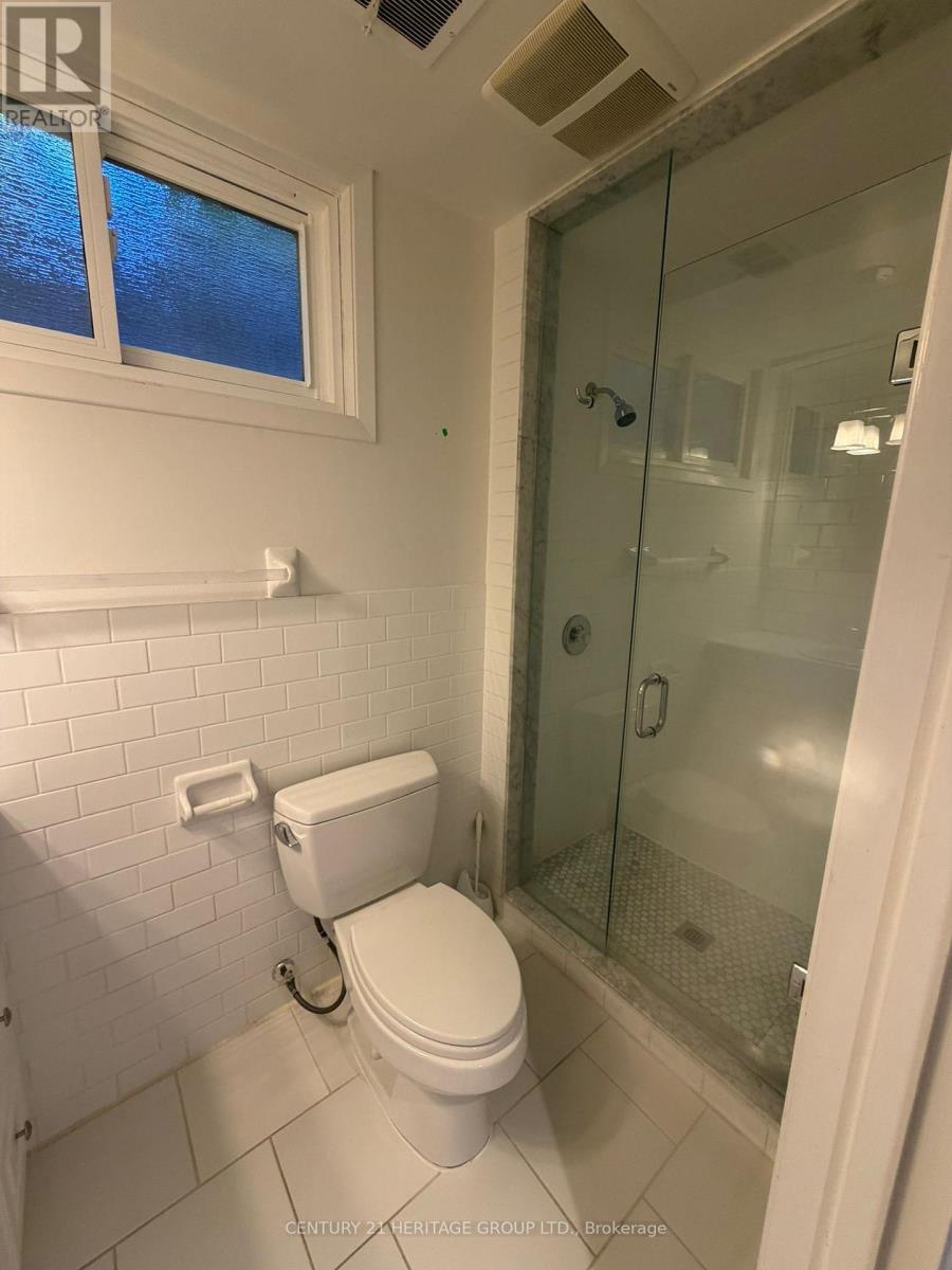 Bsmt - 17 Hi Mount Drive, Toronto, Ontario  M2K 1X3 - Photo 14 - C13724386
