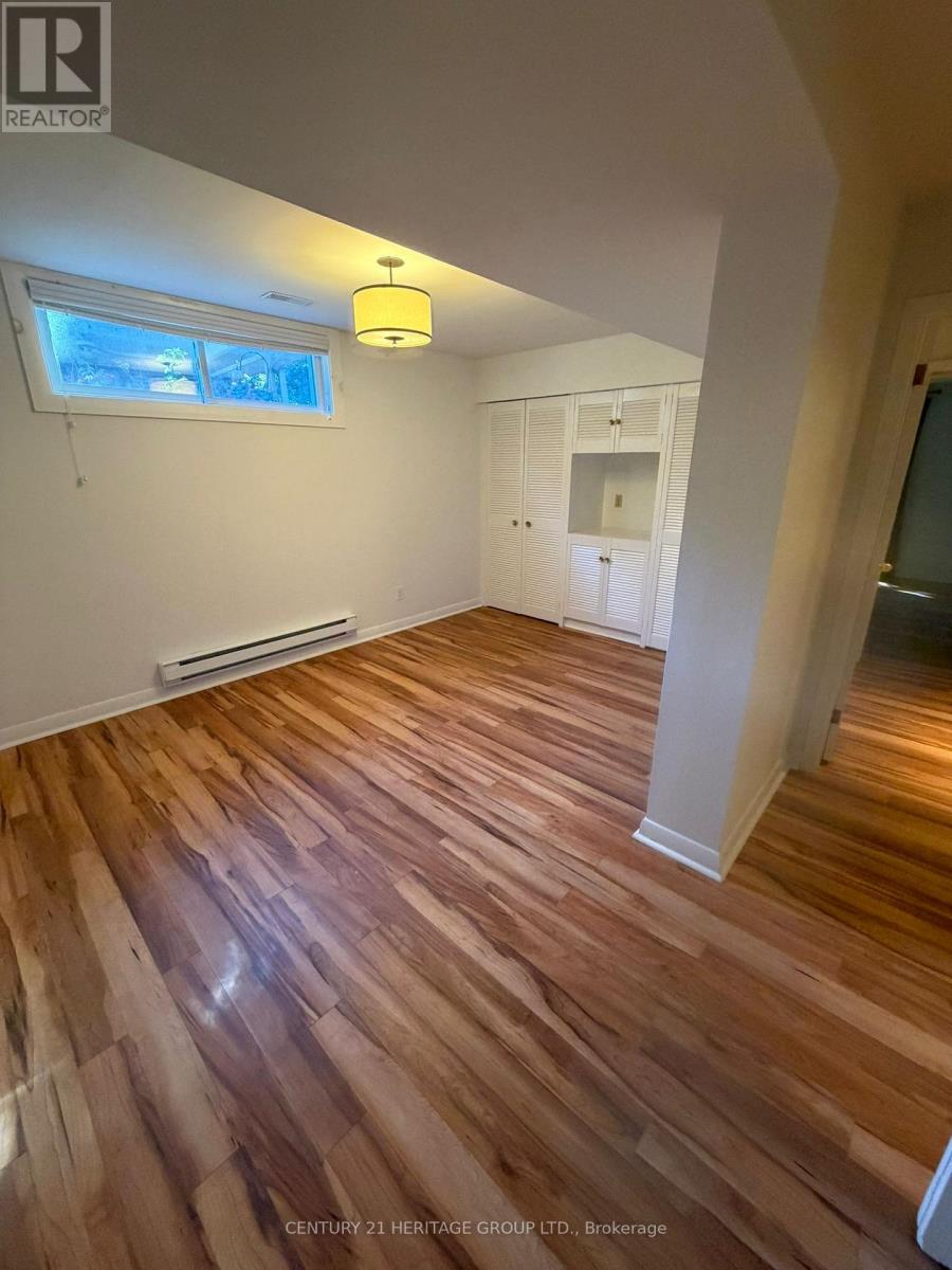 Bsmt - 17 Hi Mount Drive, Toronto, Ontario  M2K 1X3 - Photo 7 - C13724386