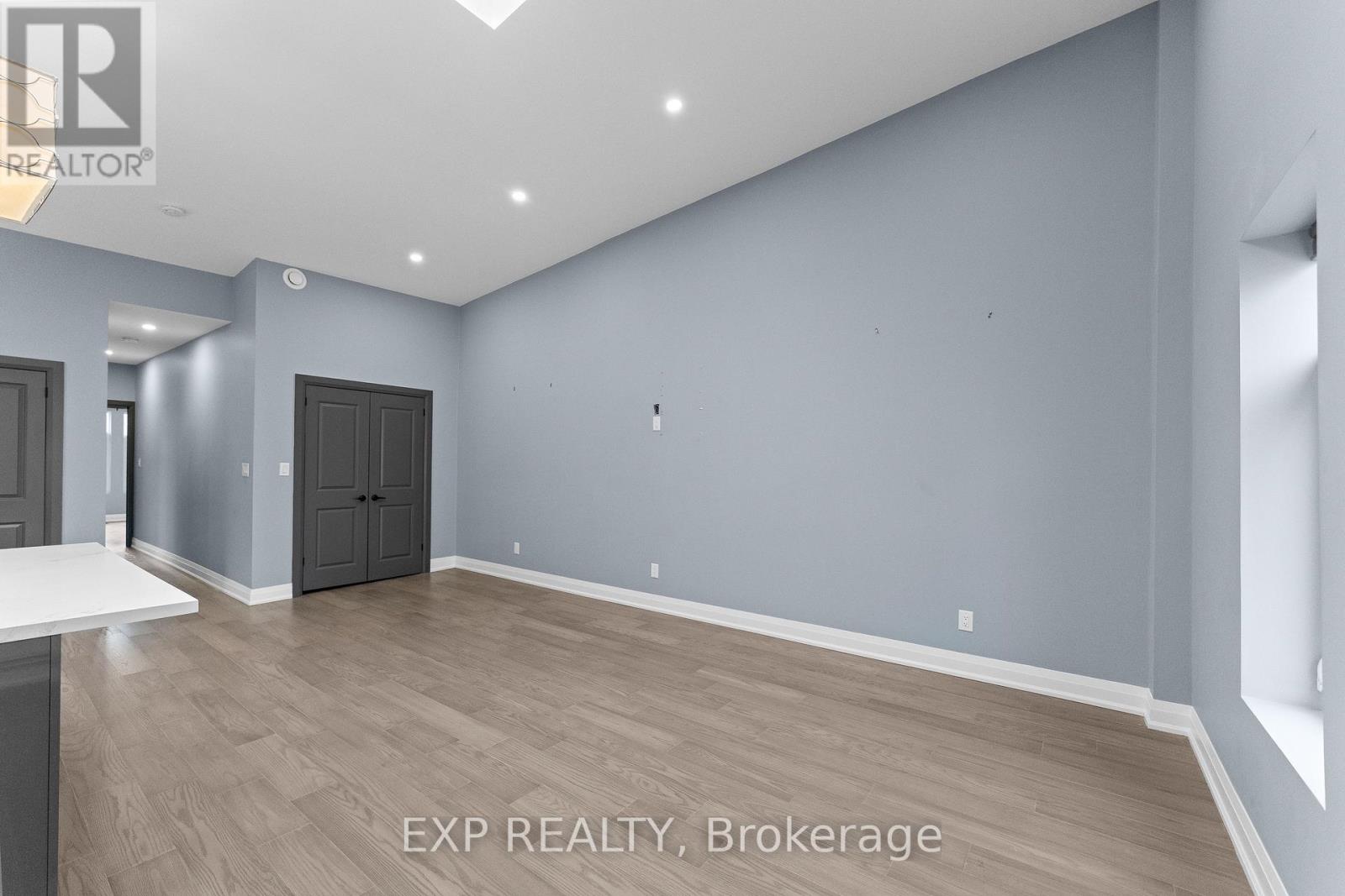 1 - 5850 Ferry Street, Niagara Falls, Ontario  L2G 1S9 - Photo 9 - X12837580