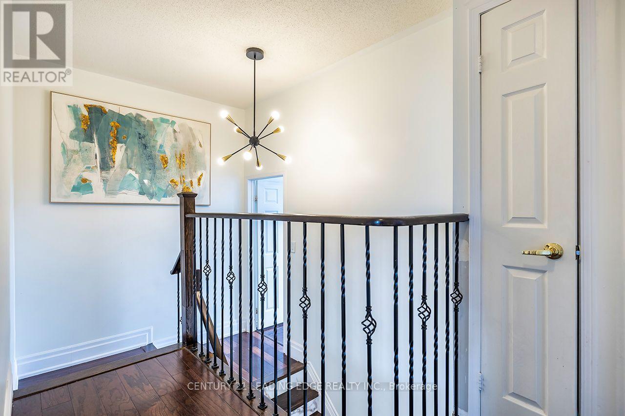 14 Guildwood Drive, Clarington, Ontario  L1C 5E1 - Photo 4 - E13724814