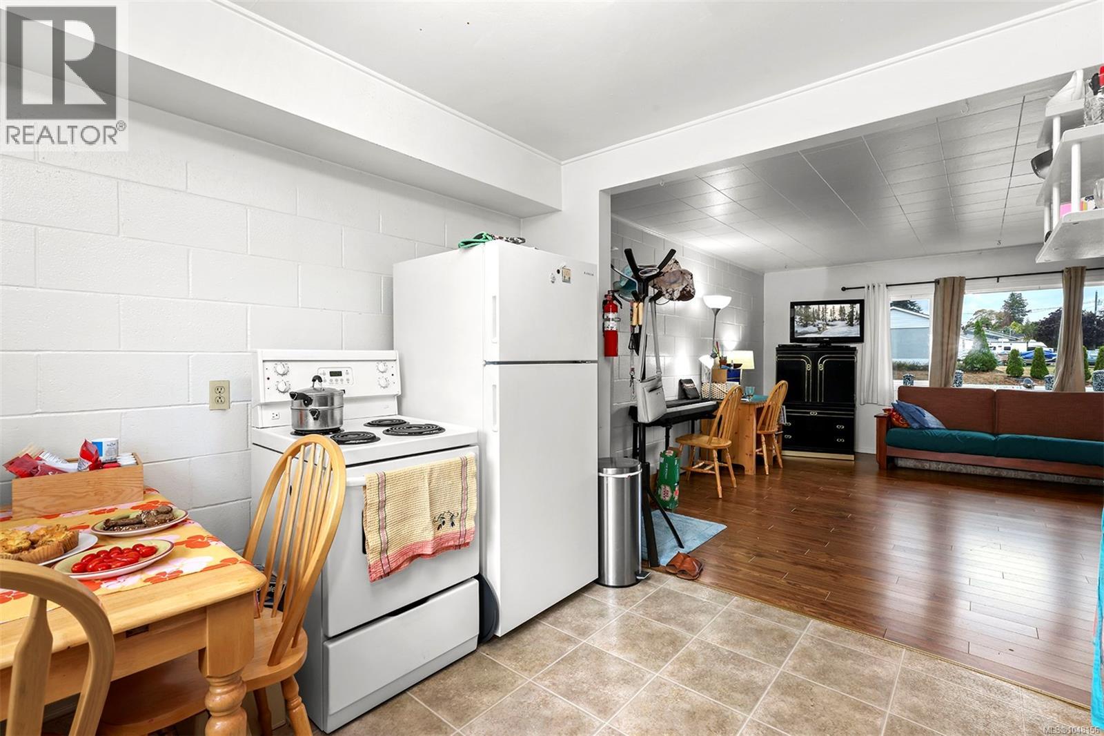 504 17th St, Courtenay, British Columbia  V9N 1Y8 - Photo 12 - 1048156