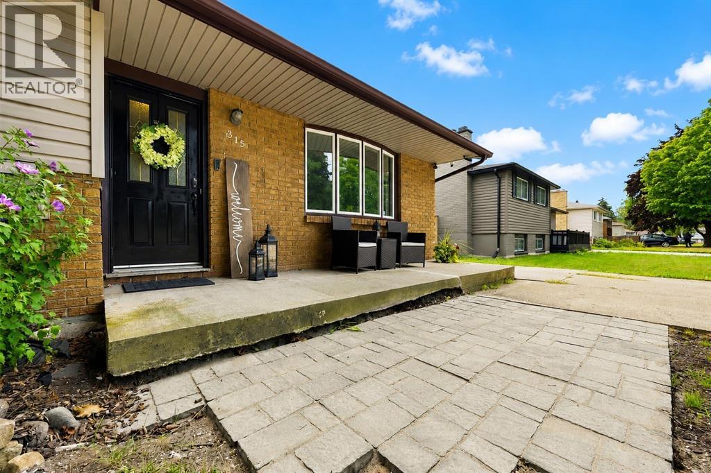 315 Brentwood Crescent, St Clair, Ontario  N0N 1G0 - Photo 2 - 26020810