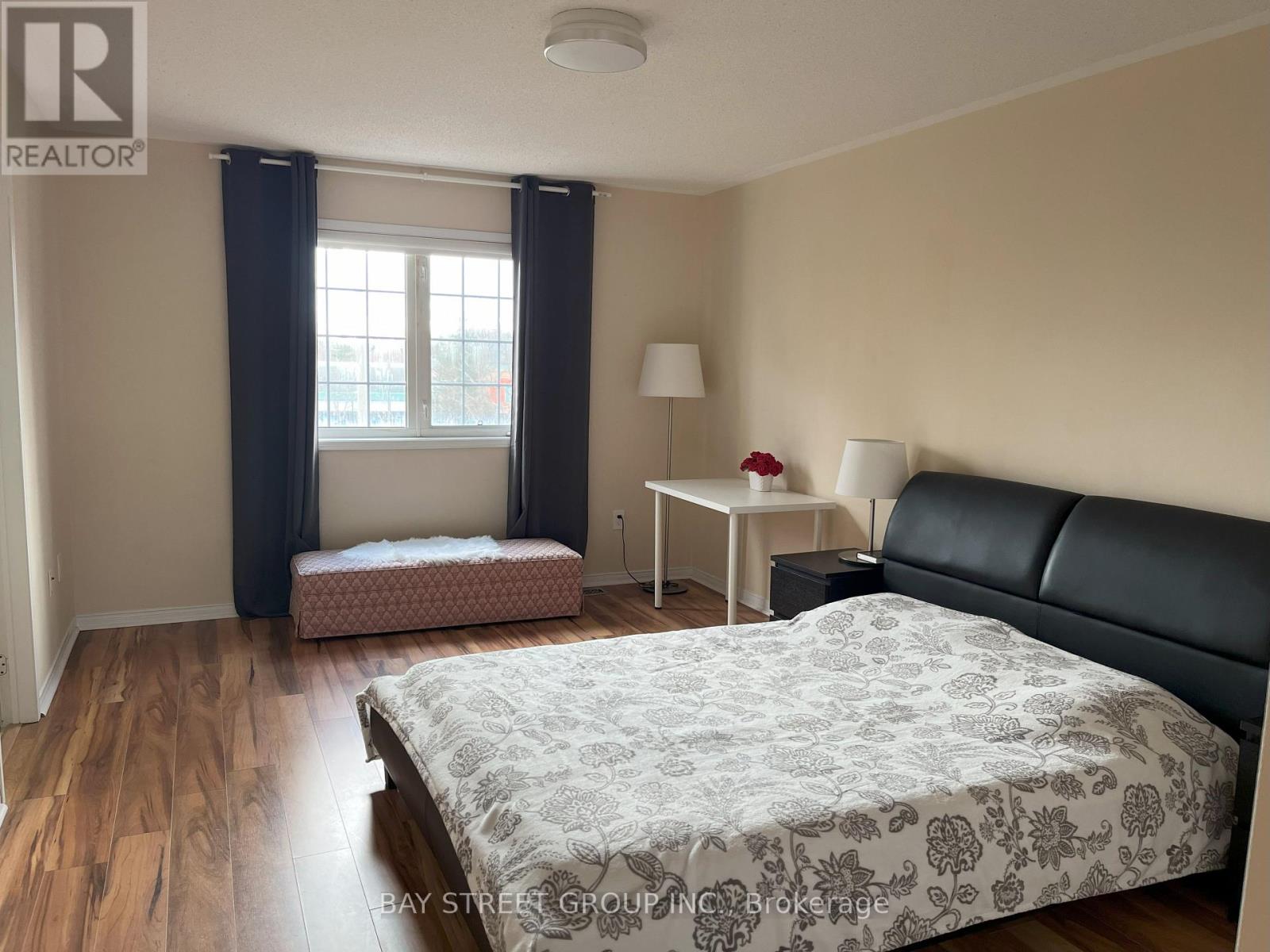 Master Bedroom - 49 Walkview Crescent, Richmond Hill, Ontario  L4E 4H5 - Photo 3 - N13724828