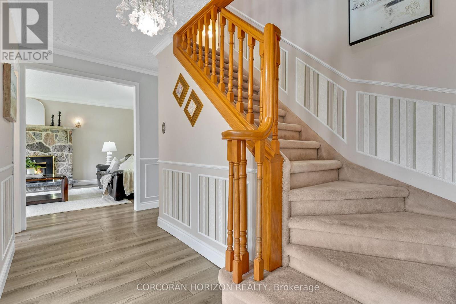8 Blue Spruce Court — photo 3