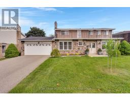 8 BLUE SPRUCE COURT, Kitchener, Ontario