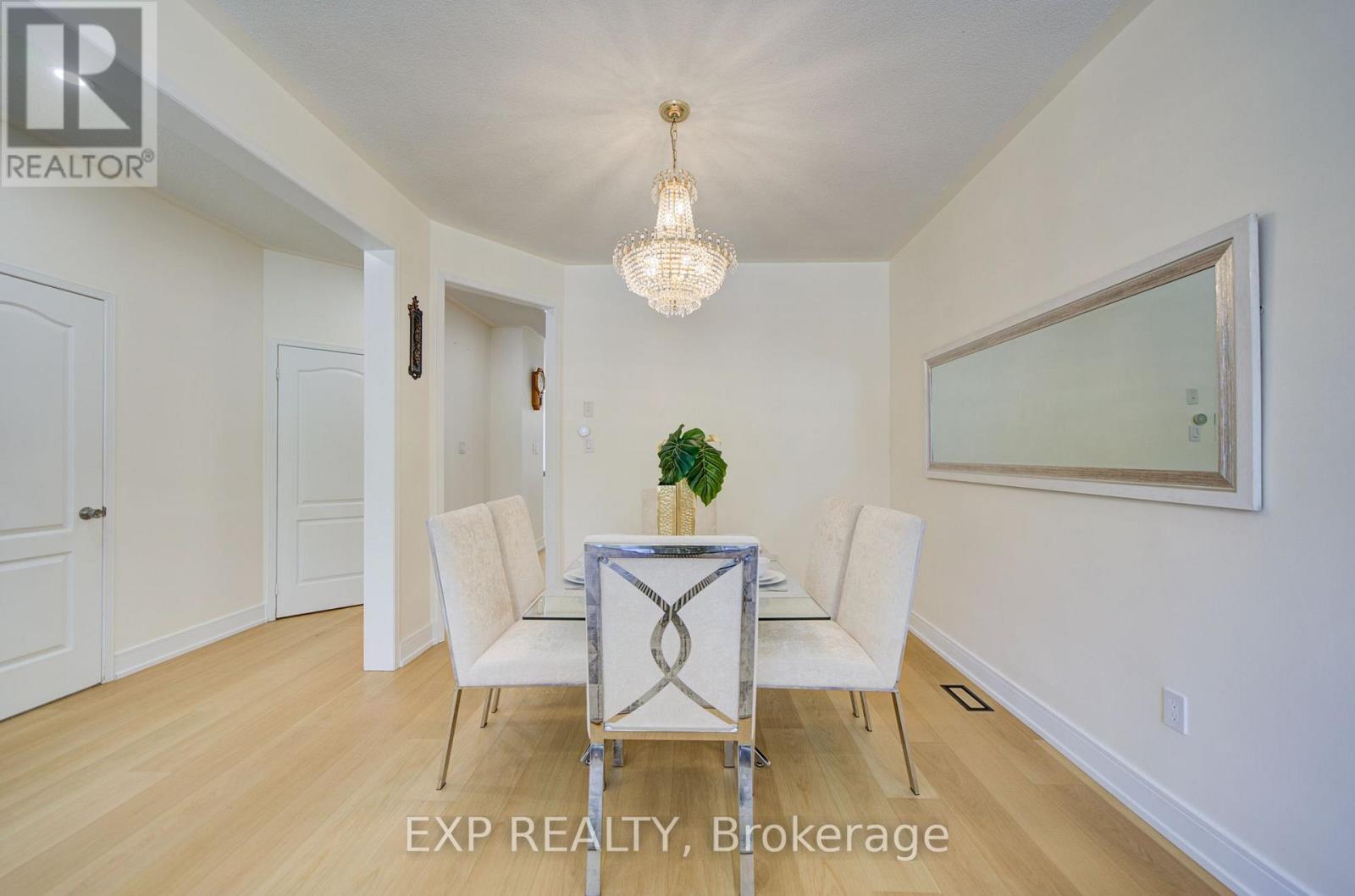 13 Kenilworth Gate, Markham, Ontario  L6B 0A4 - Photo 7 - N13722372