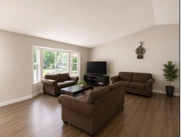 14565 91a Avenue, Surrey, British Columbia  V3R 7K6 - Photo 4 - R3159784