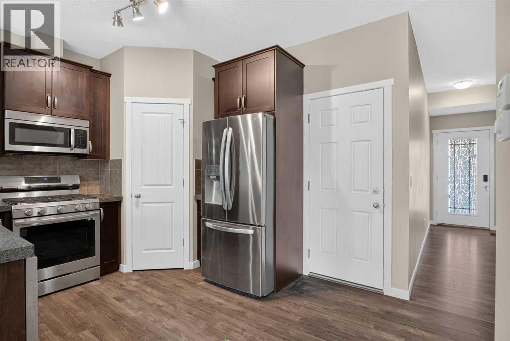 445 Copperpond Landing Se, Calgary, Alberta  T2Z 1G6 - Photo 8 - A2336594