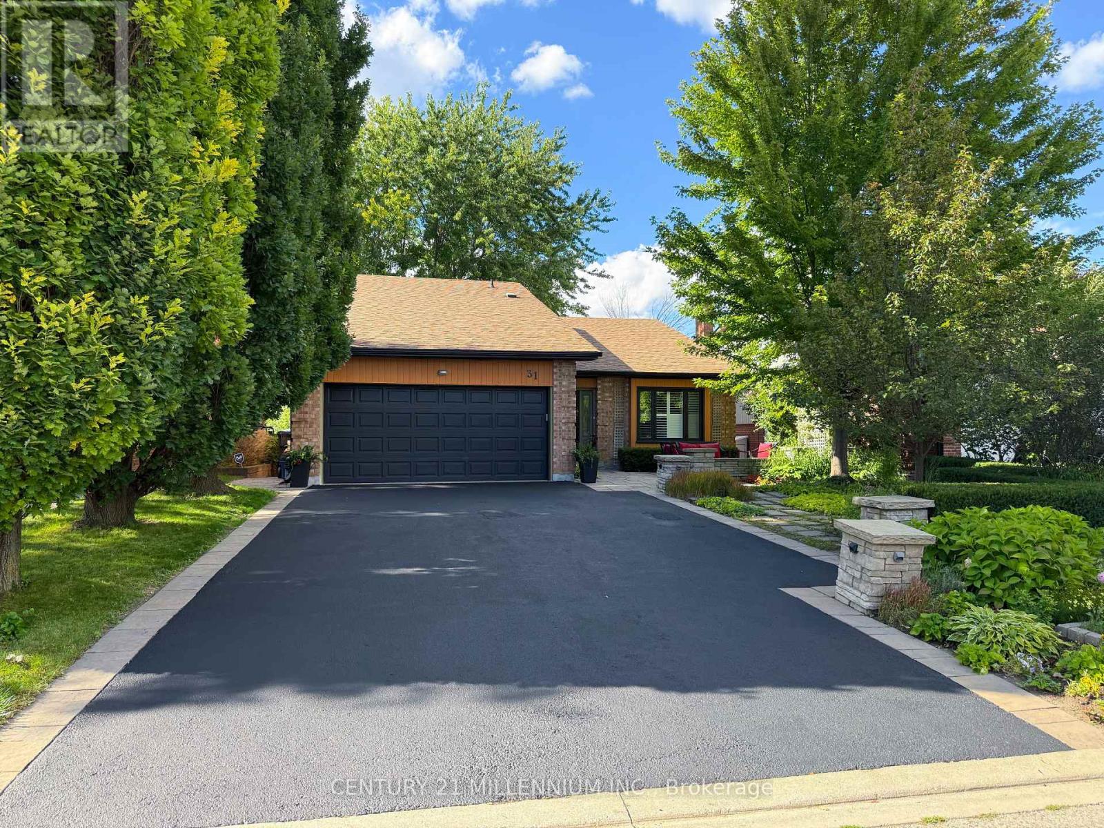 31 MANSFIELD STREET, Brampton, Ontario