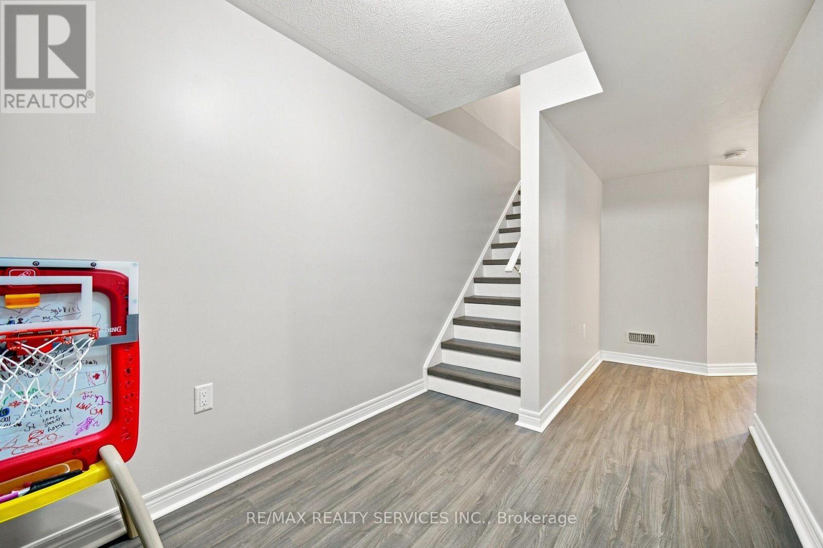 20 Cedarcrest Street, Caledon, Ontario  L7C 3P9 - Photo 33 - W13724746