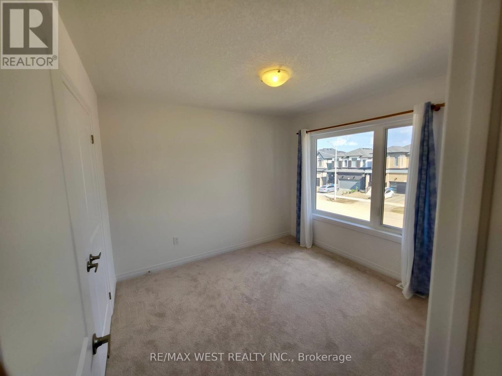 889 Douro Street, Stratford, Ontario  N5A 0M3 - Photo 8 - X13722094