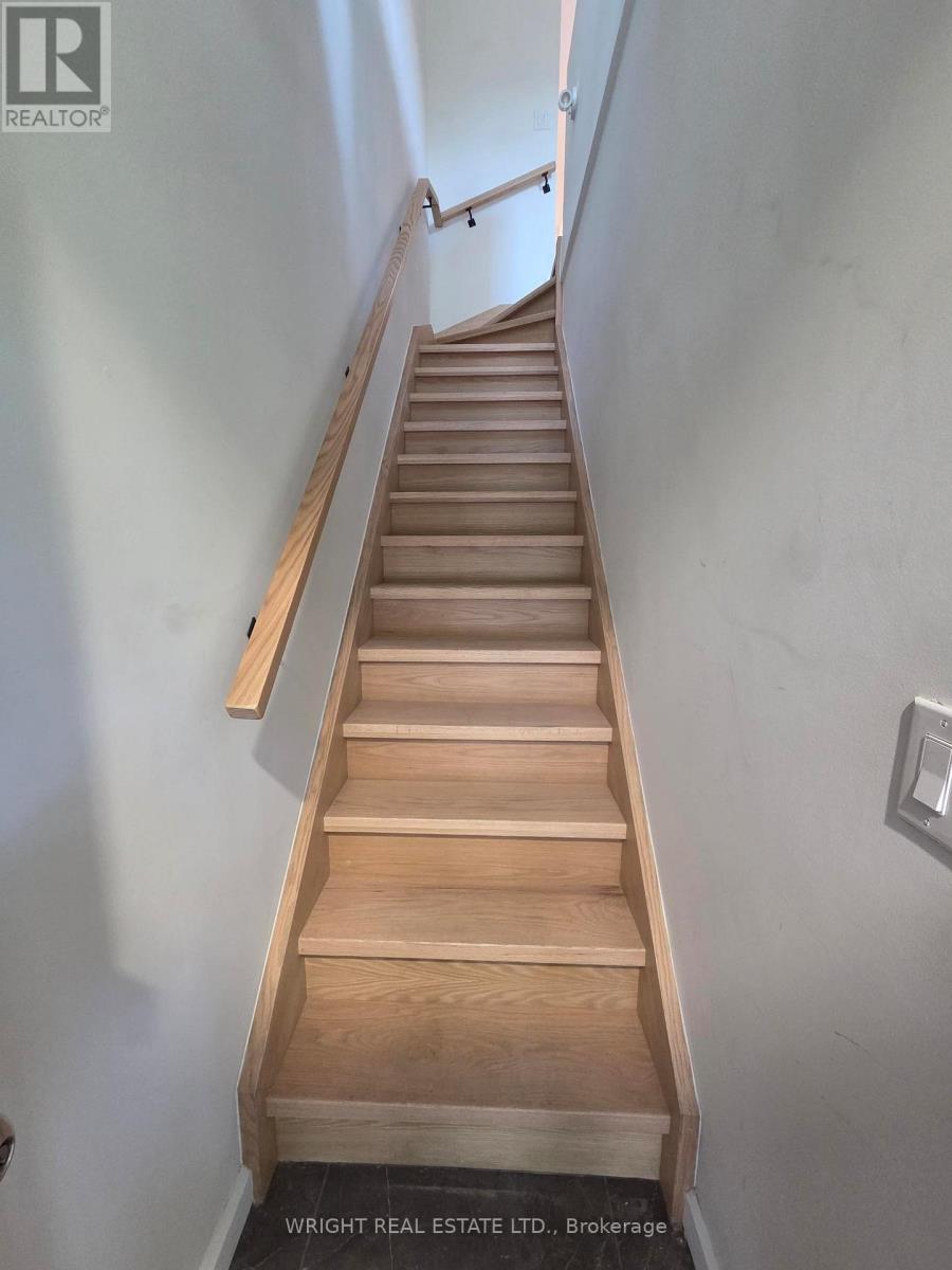 71 Oxford Street, Toronto, Ontario M5T 1P2 - Photo 2 - C13724898