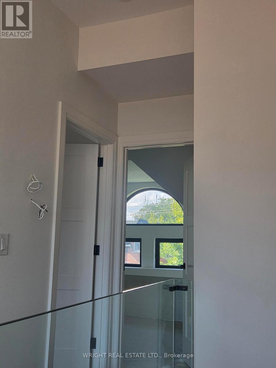 71 Oxford Street, Toronto, Ontario M5T 1P2 - Photo 9 - C13724898