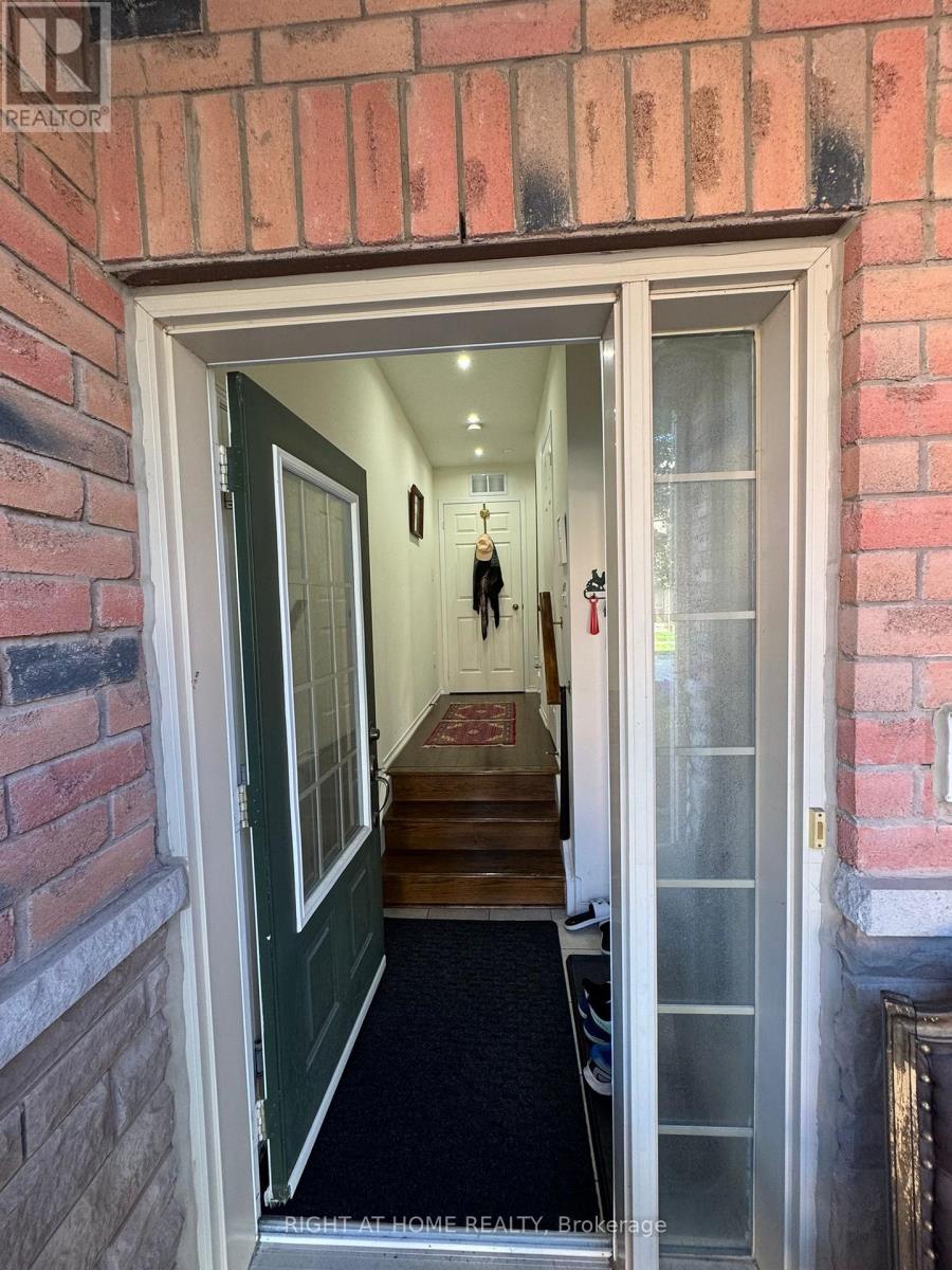 23 Linnell Street, Ajax, Ontario  L1Z 0K9 - Photo 3 - E13724866
