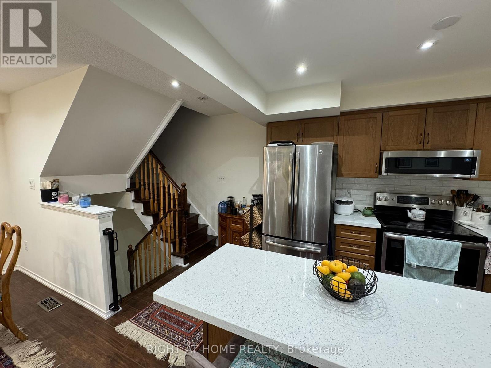 23 Linnell Street, Ajax, Ontario  L1Z 0K9 - Photo 6 - E13724866