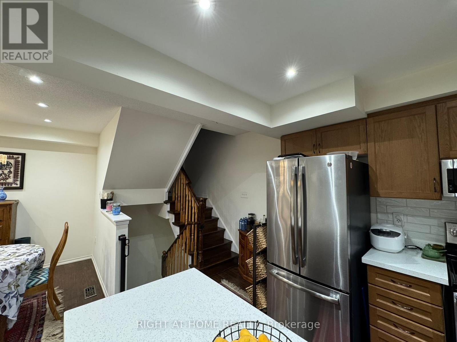 23 Linnell Street, Ajax, Ontario  L1Z 0K9 - Photo 8 - E13724866
