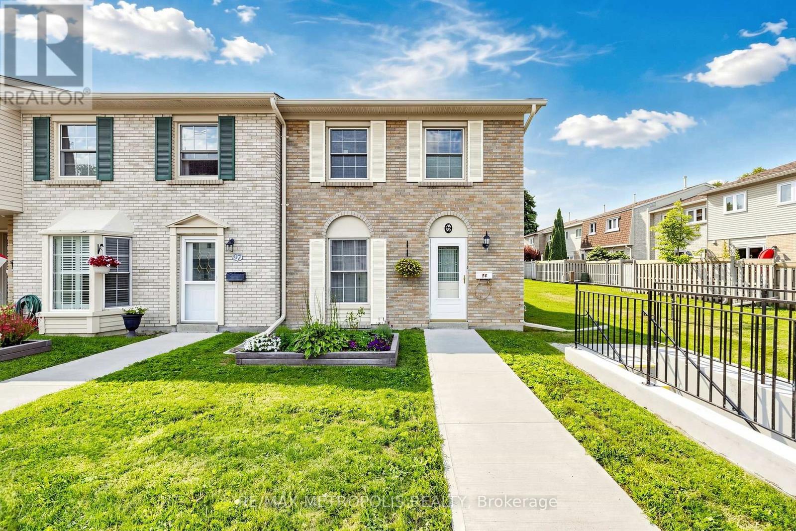 96 - 580 EYER DRIVE, Pickering, Ontario