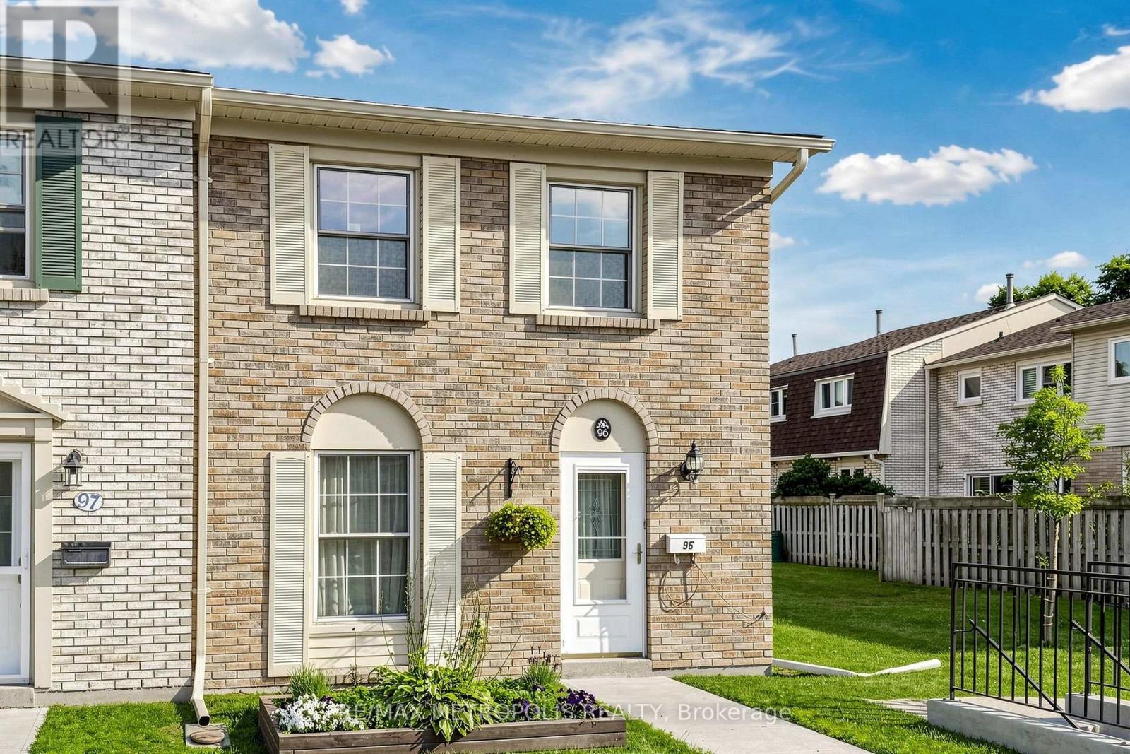 96 - 580 Eyer Drive, Pickering, Ontario L1W 3B7 - Photo 2 - E13724920
