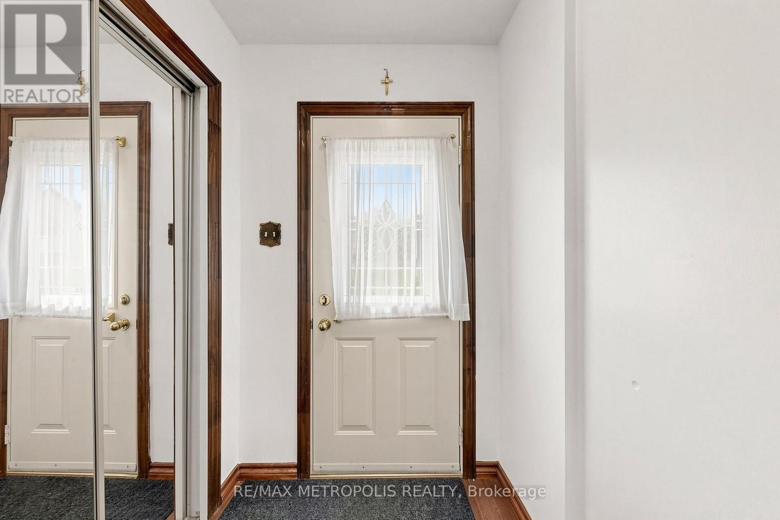 96 - 580 Eyer Drive, Pickering, Ontario L1W 3B7 - Photo 5 - E13724920