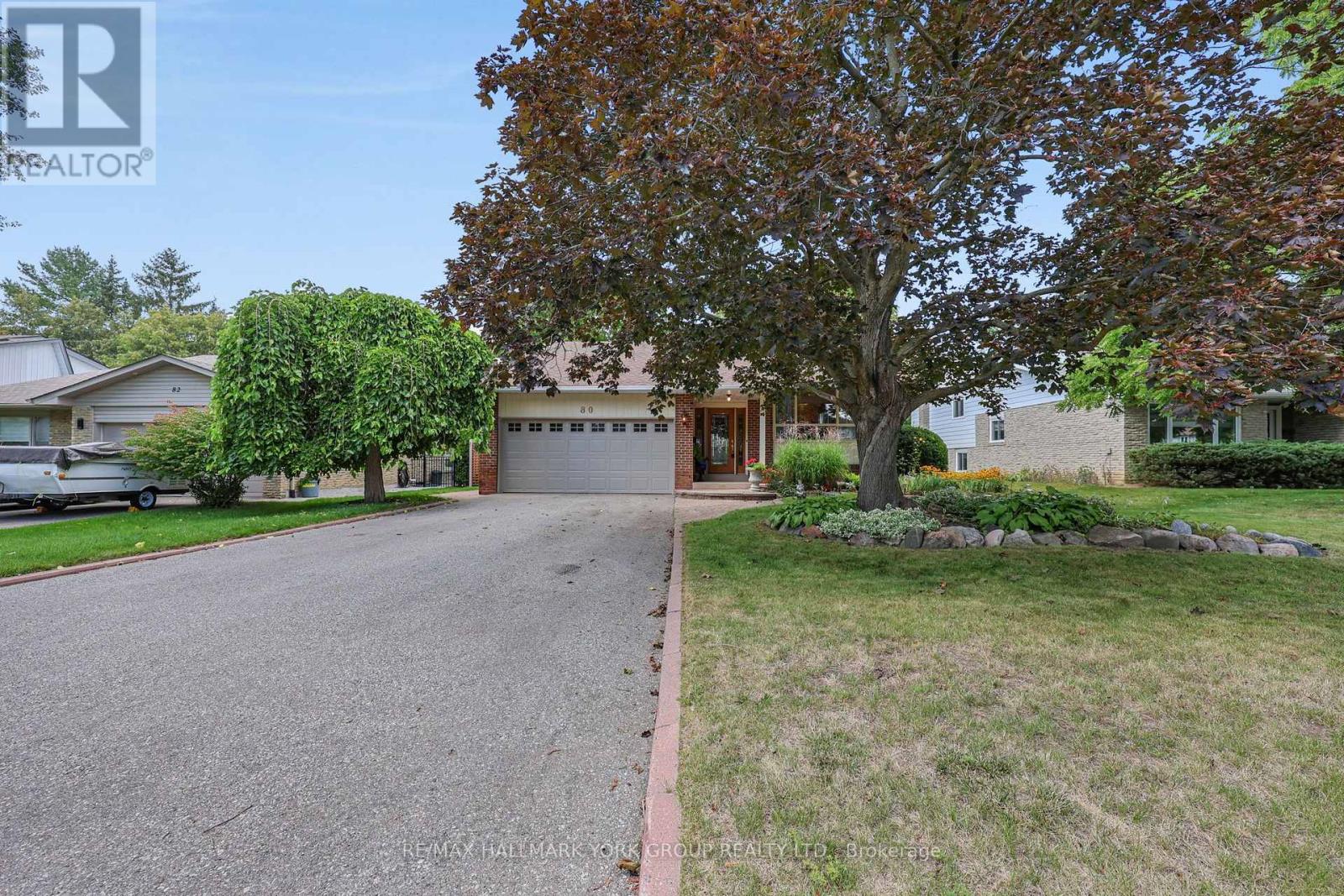 80 FAIRWAY DRIVE, Aurora, Ontario