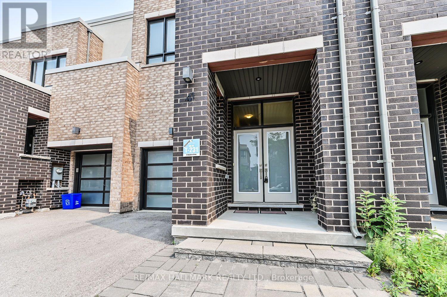 41 Anchusa Drive, Richmond Hill, Ontario  L4E 5B6 - Photo 3 - N13724914