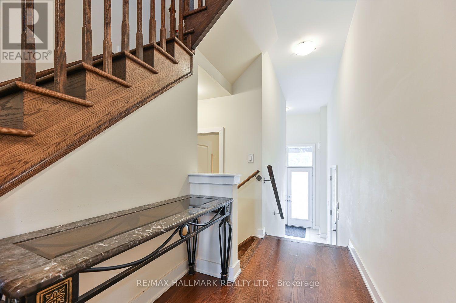 41 Anchusa Drive, Richmond Hill, Ontario  L4E 5B6 - Photo 6 - N13724914
