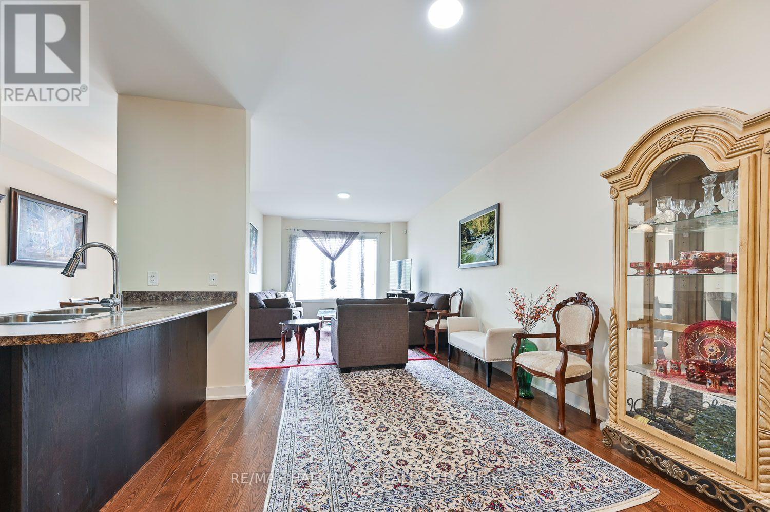 41 Anchusa Drive, Richmond Hill, Ontario  L4E 5B6 - Photo 7 - N13724914