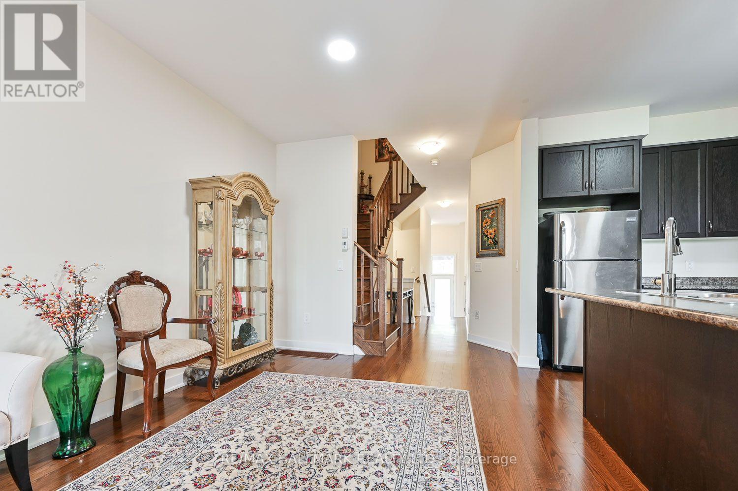 41 Anchusa Drive, Richmond Hill, Ontario  L4E 5B6 - Photo 8 - N13724914