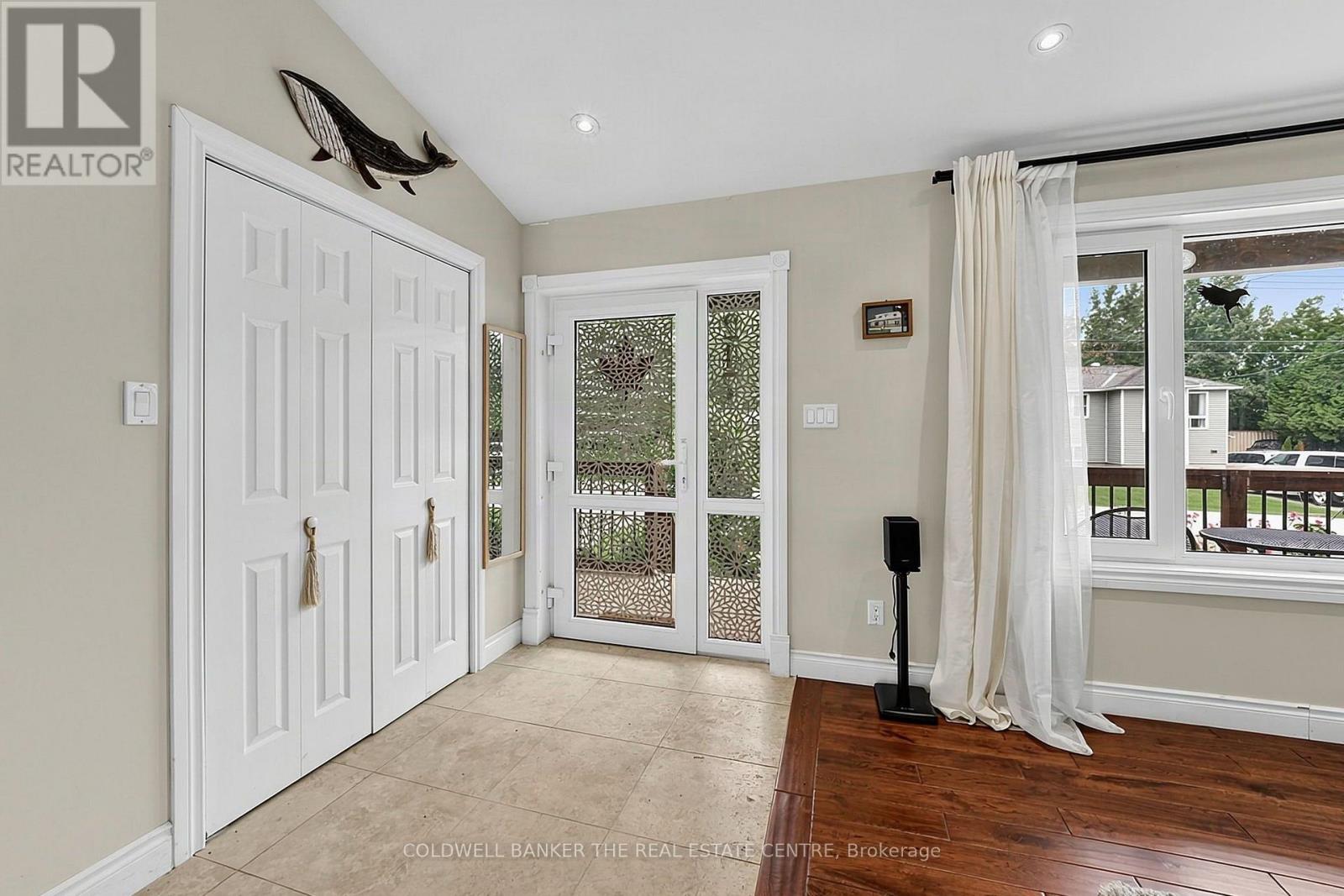 247 Poplar Avenue, Tay, Ontario  L0K 1R0 - Photo 4 - S13724890