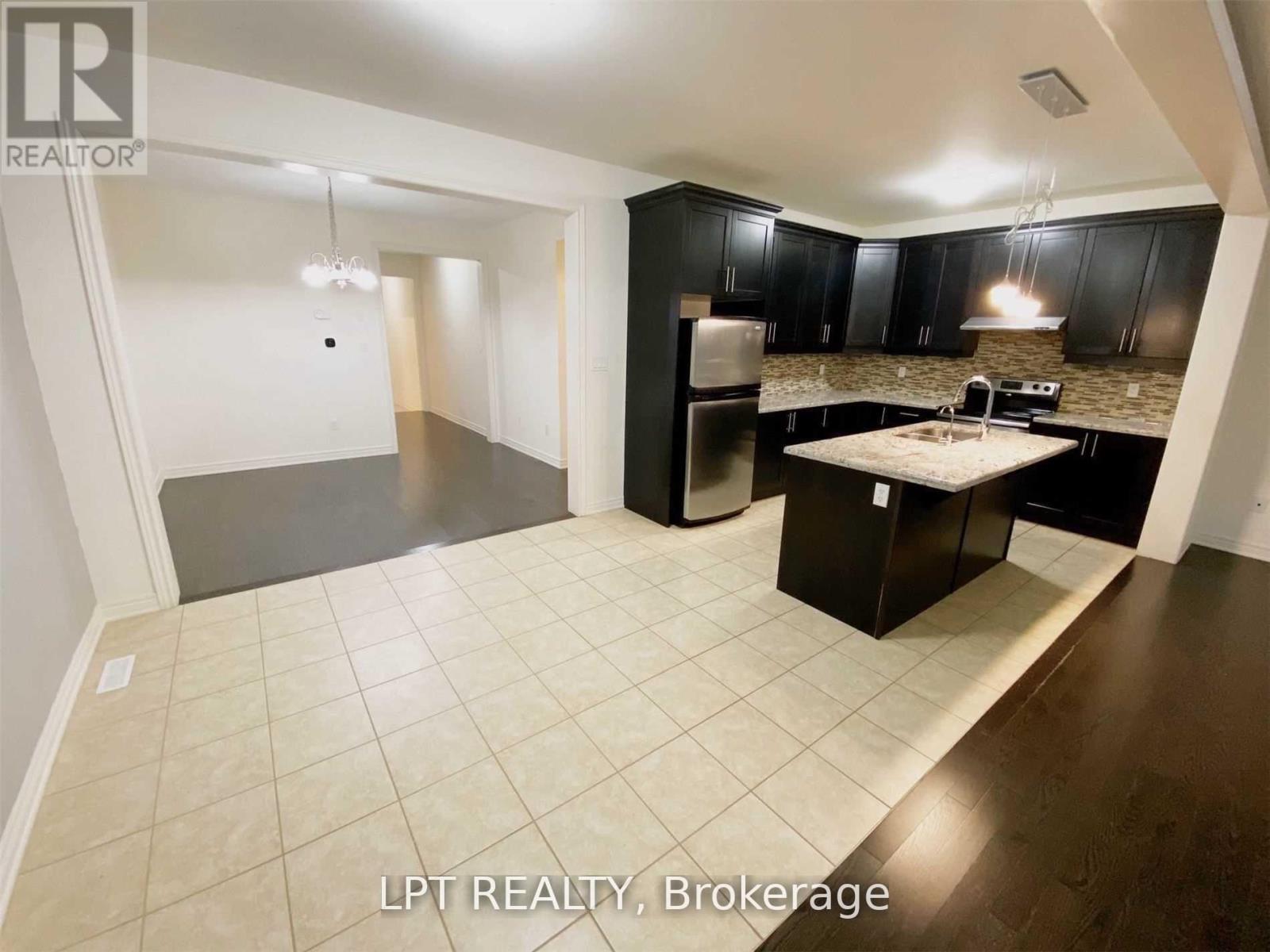 35 Humberstone Crescent, Brampton, Ontario  L7A 4C2 - Photo 3 - W13724896