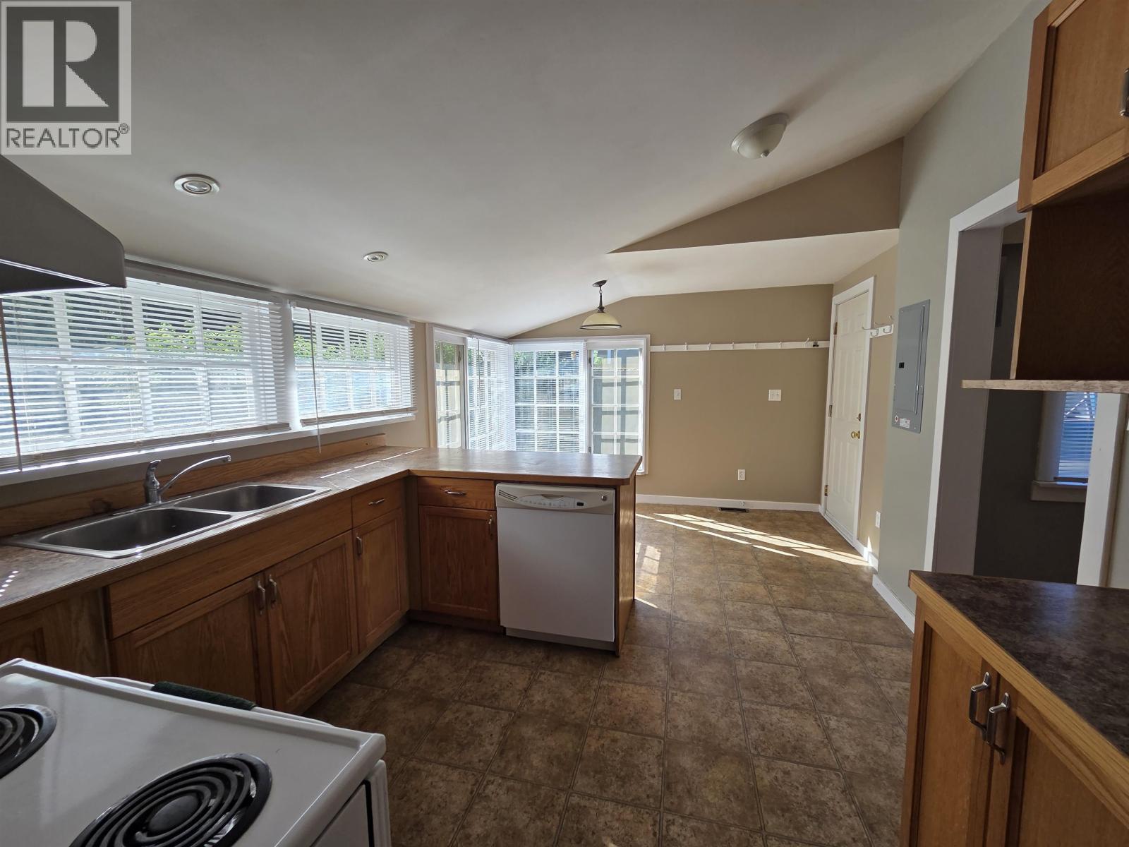 2506 Pear Street, Terrace, British Columbia  V8G 2R4 - Photo 3 - R3159817