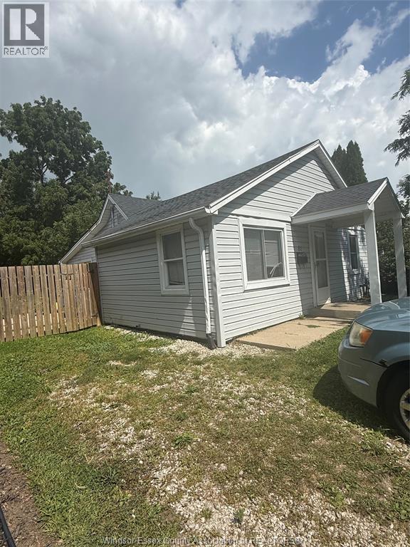 81 Robinson, Leamington, Ontario  N8H 1Z2 - Photo 2 - 26021060