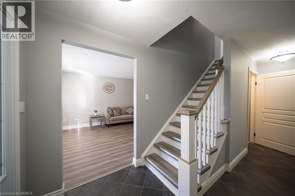 20 Hogarth Road, Brantford, Ontario  N3T 6E7 - Photo 6 - 40849943