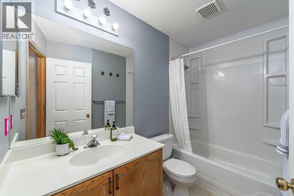 681 Harvest Hills Drive NE, Calgary, Alberta  T3K 4R3 - Photo 25 - A2338060