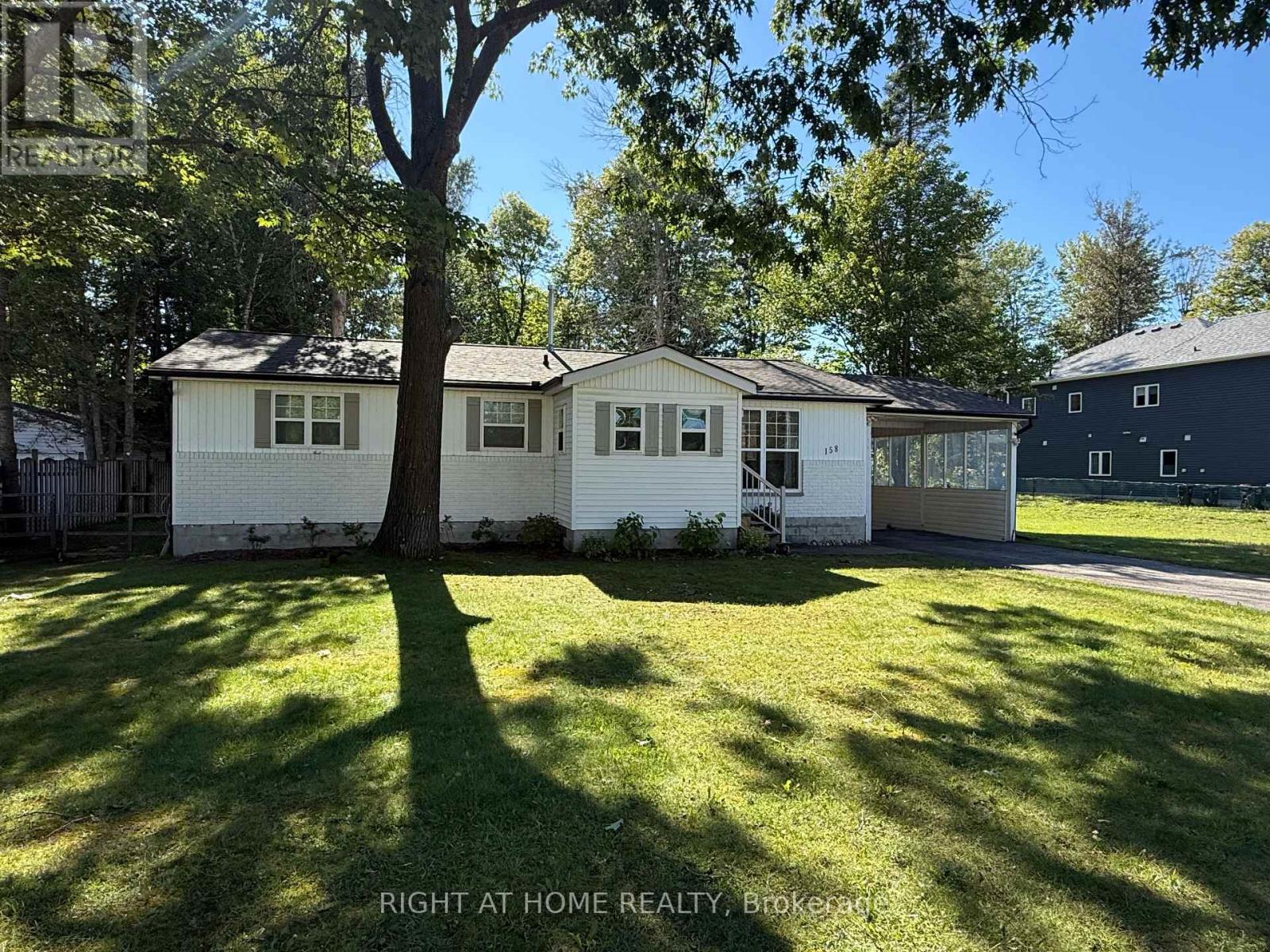 158 Zoo Park Road, Wasaga Beach, Ontario  L9Z 2P2 - Photo 2 - S13620414