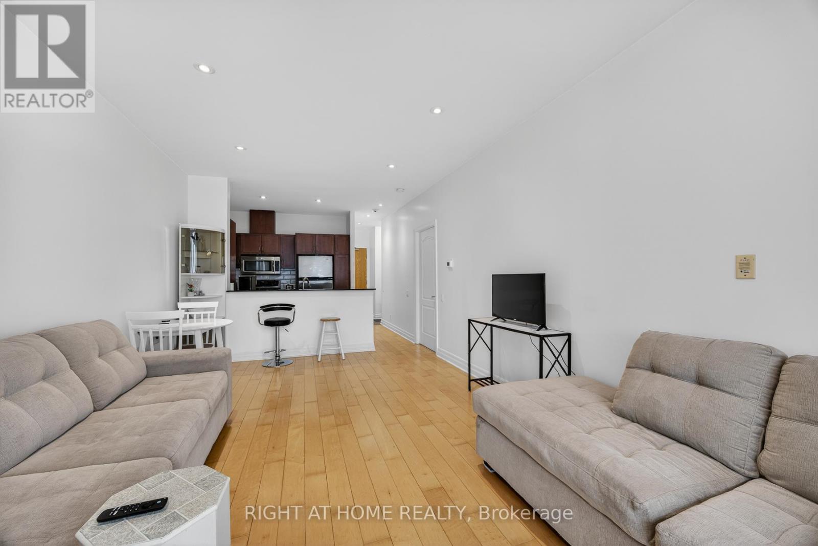 518 - 44 Bond Street W, Oshawa, Ontario  L1G 6R2 - Photo 11 - E13724956