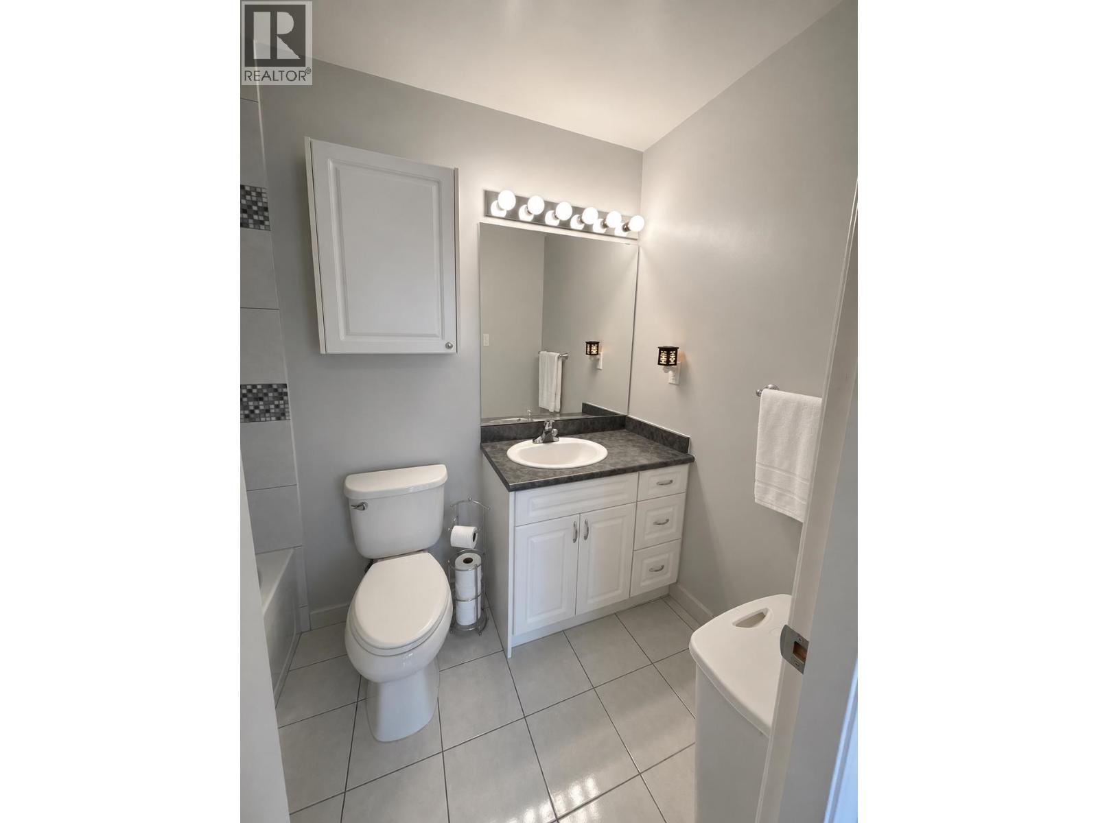 805 5885 Olive Avenue, Burnaby, British Columbia  V5H 4N8 - Photo 9 - R3159765