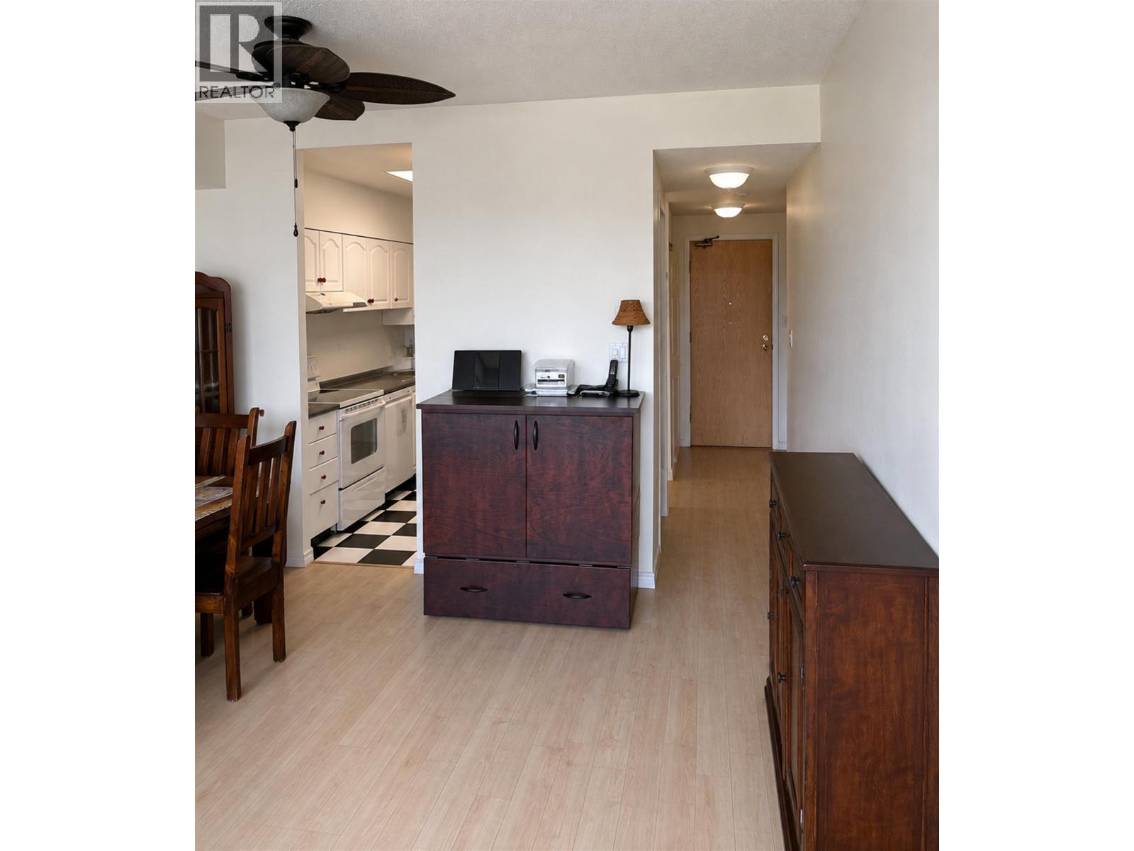 805 5885 Olive Avenue, Burnaby, British Columbia  V5H 4N8 - Photo 4 - R3159765