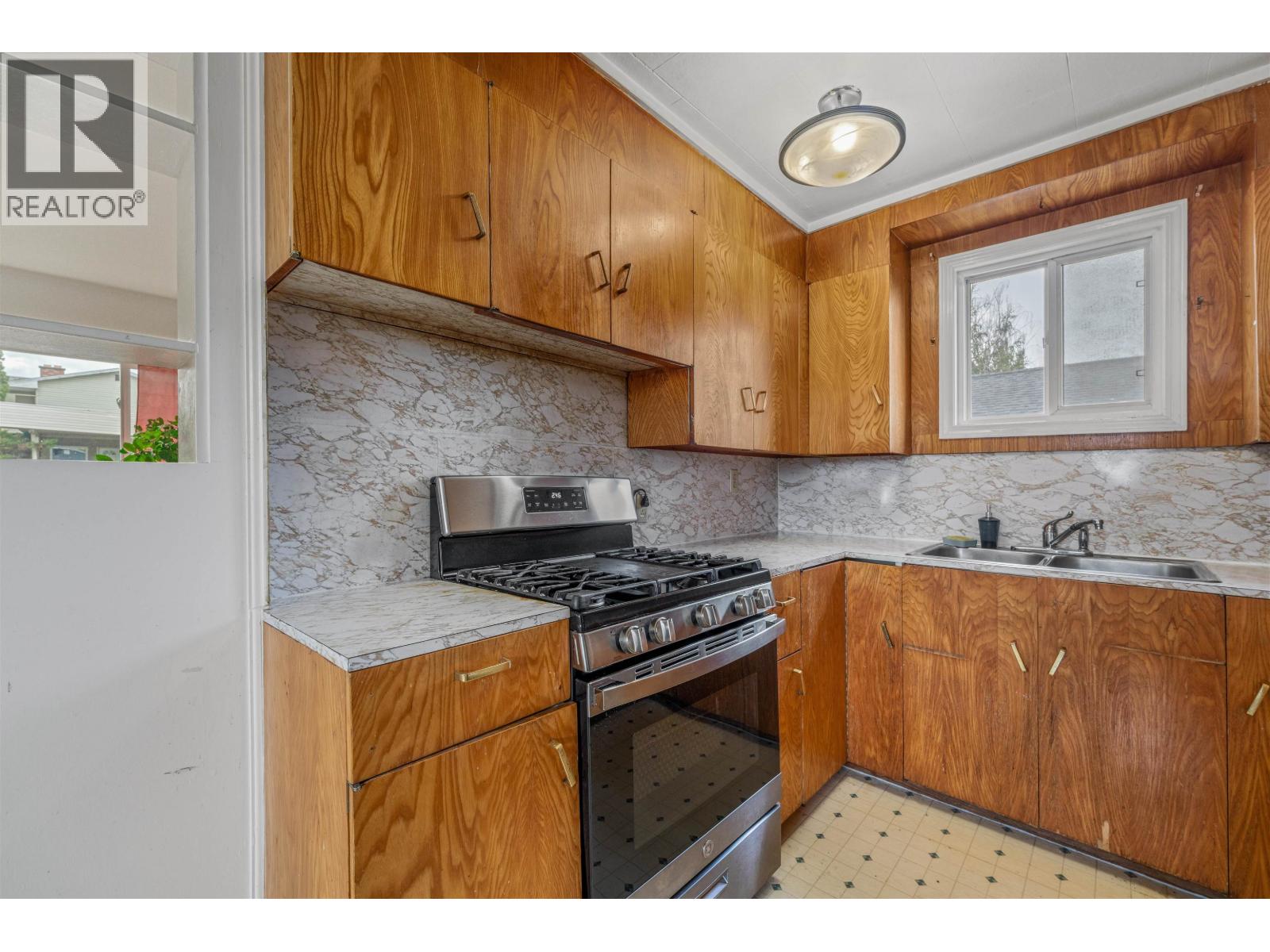 990 Gillett Street, Prince George, British Columbia  V2M 2T9 - Photo 18 - R3159428