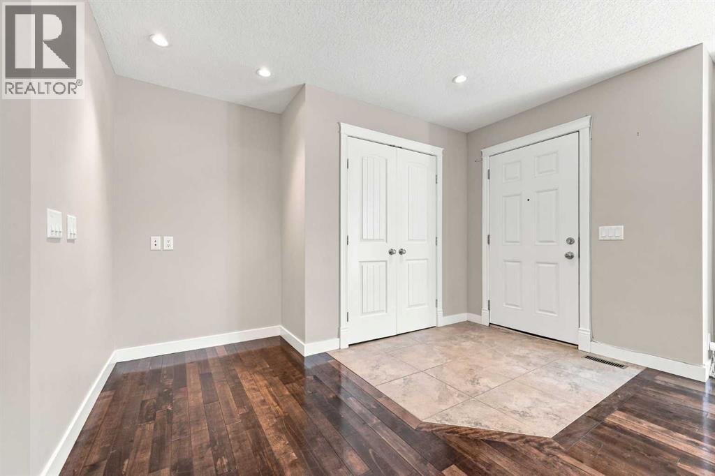 4836 Bowness Road NW, Calgary, Alberta  T3B 0B7 - Photo 2 - A2328791
