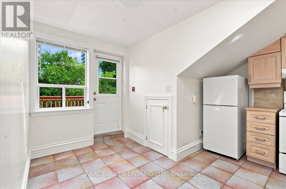 3 - 12 Foxbar Road, Toronto, Ontario M4V 2G6 - Photo 5 - C13701532