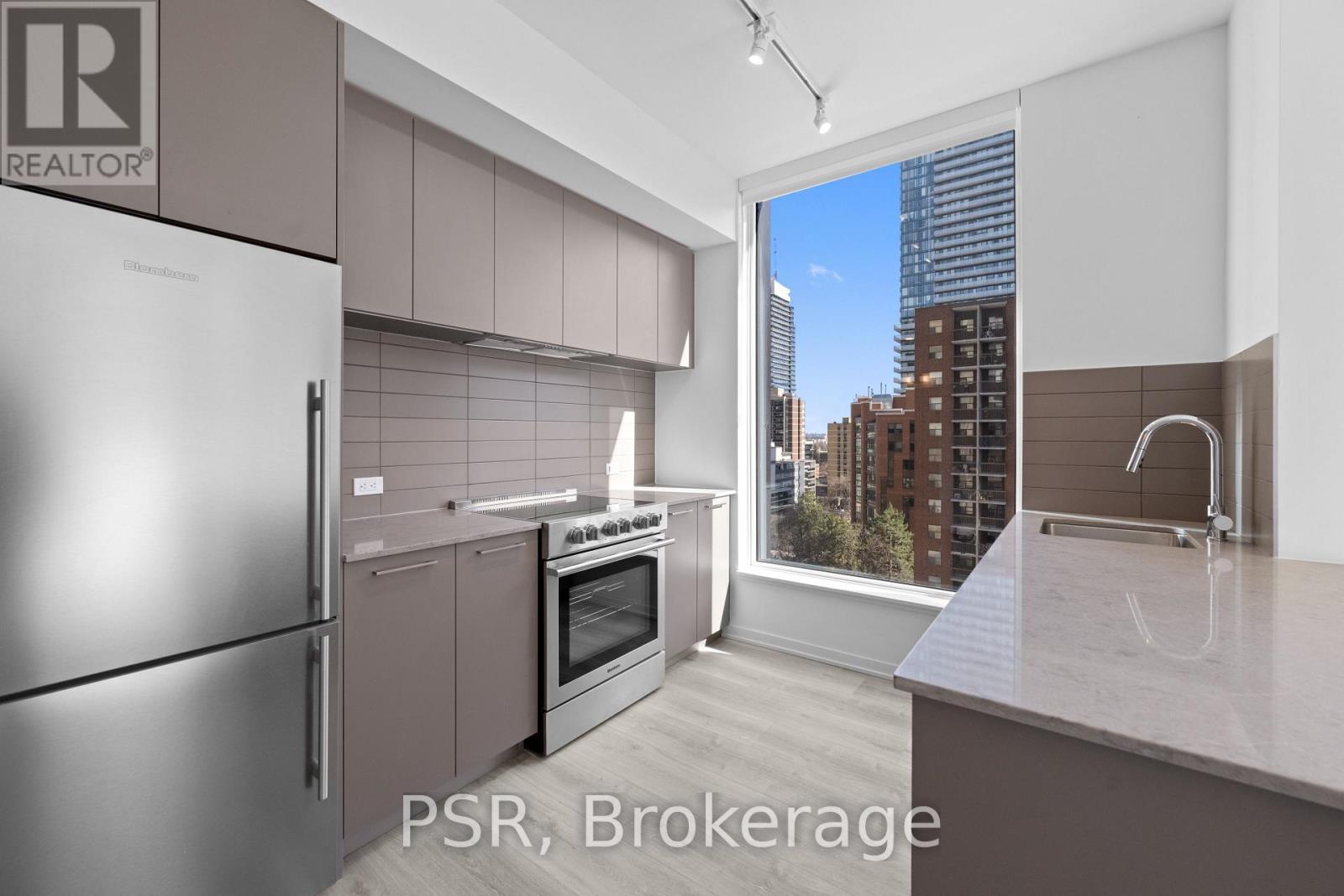 708 - 101 Roehampton Avenue, Toronto, Ontario  M4P 2W2 - Photo 3 - C13702610