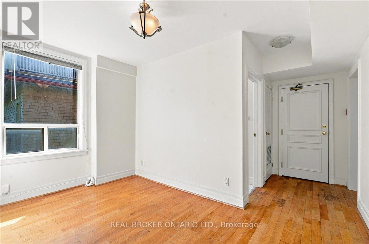 2 - 12 Foxbar Road, Toronto, Ontario M4V 2G6 - Photo 5 - C13707502