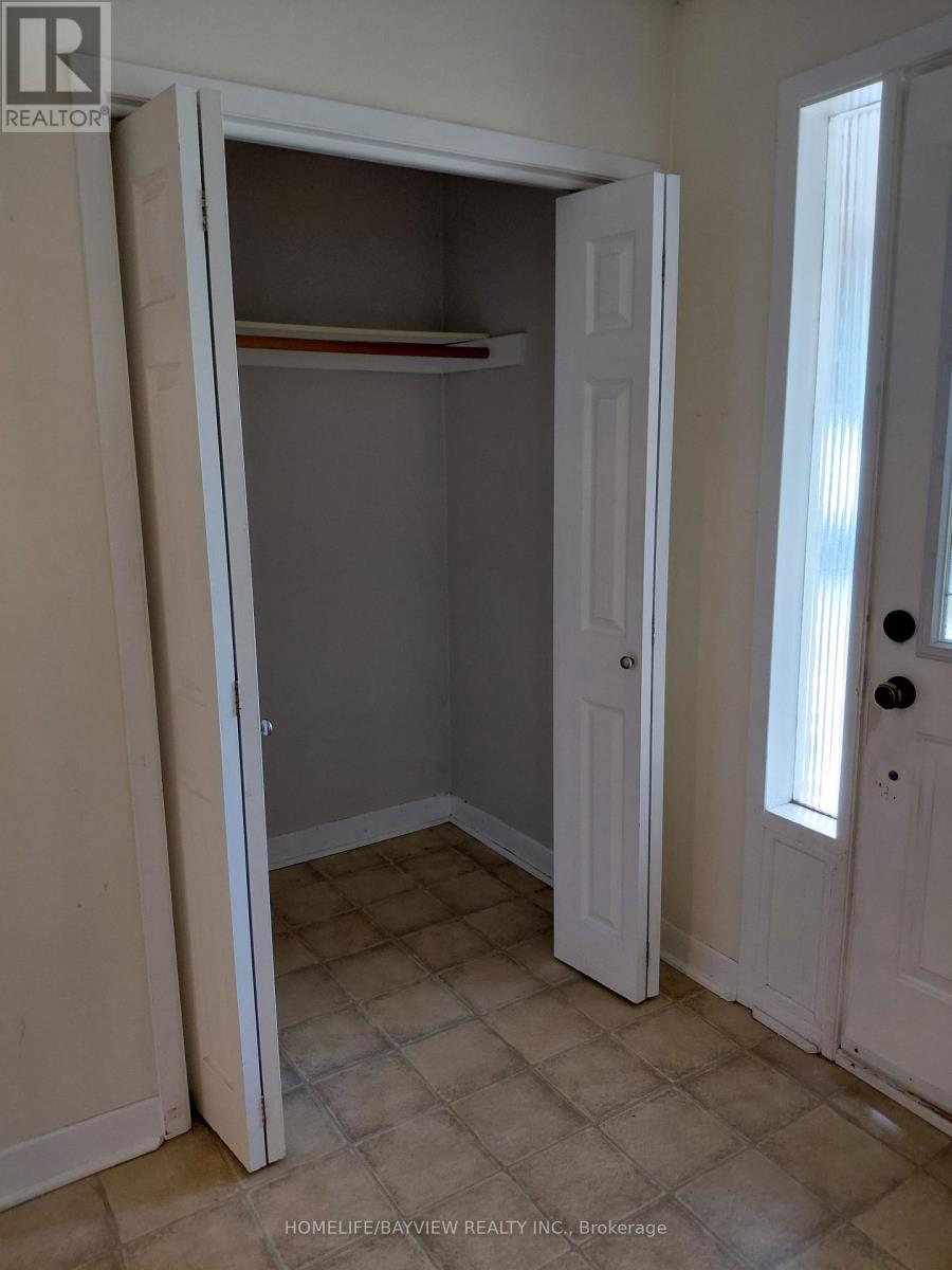 303 Millard(Main Level) Avenue, Newmarket, Ontario L3Y 1Z3 - Photo 14 - N13625018