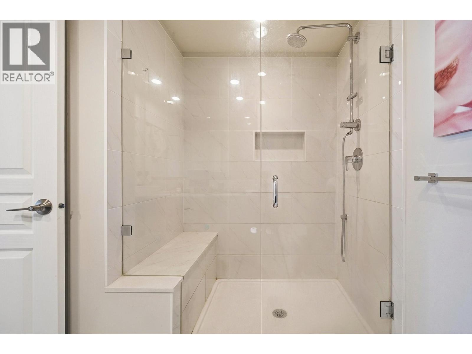 1403 3100 Windsor Gate, Coquitlam, British Columbia  V3B 0P3 - Photo 9 - R3145470
