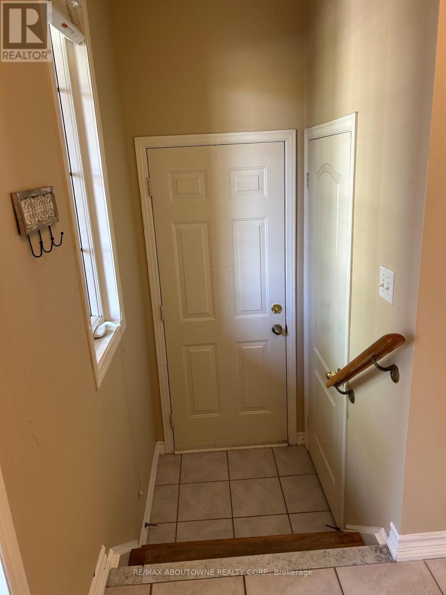 2473 Lazio Lane, Oakville, Ontario L6M 4P7 - Photo 6 - W13620286