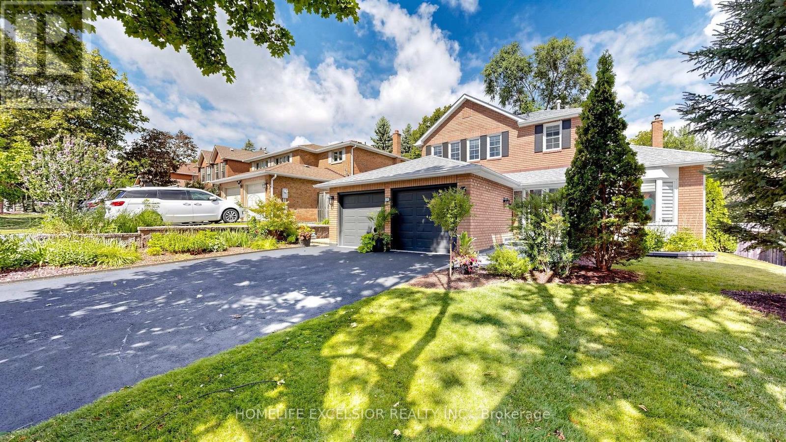 88 Kemano Road, Aurora, Ontario  L4G 2Y3 - Photo 3 - N13724986