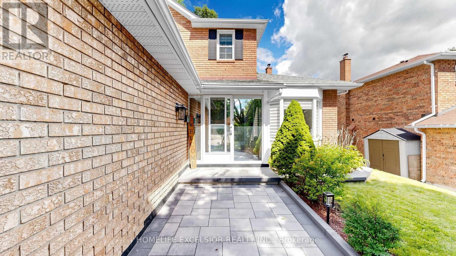 88 Kemano Road, Aurora, Ontario  L4G 2Y3 - Photo 4 - N13724986