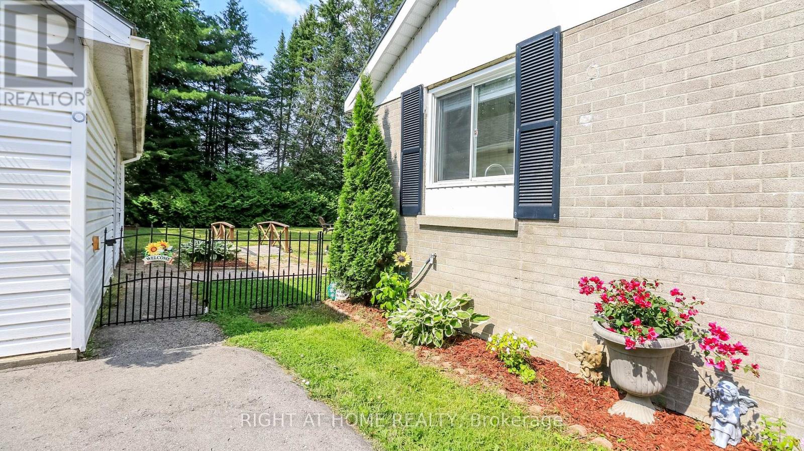 774 James Street, Innisfil, Ontario  L9S 2G6 - Photo 3 - N13725050