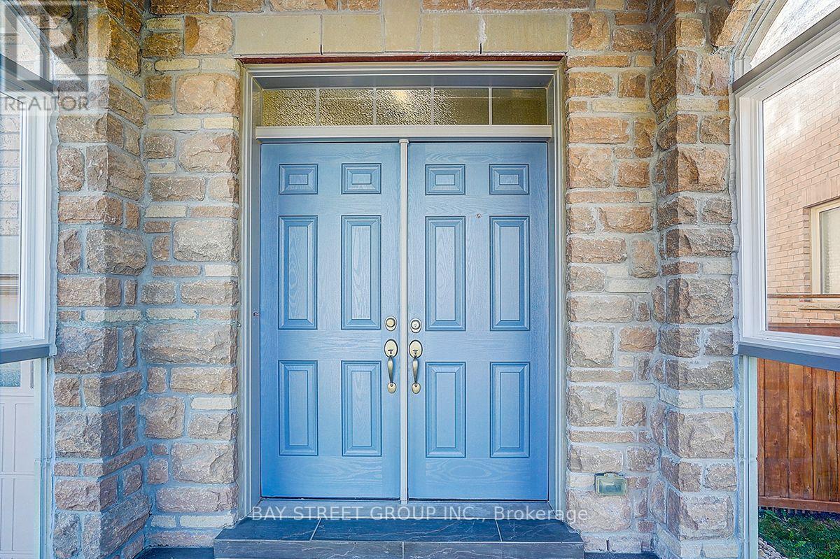 5 Blacksmith Trail W, East Gwillimbury, Ontario  L9N 0R4 - Photo 3 - N13725052